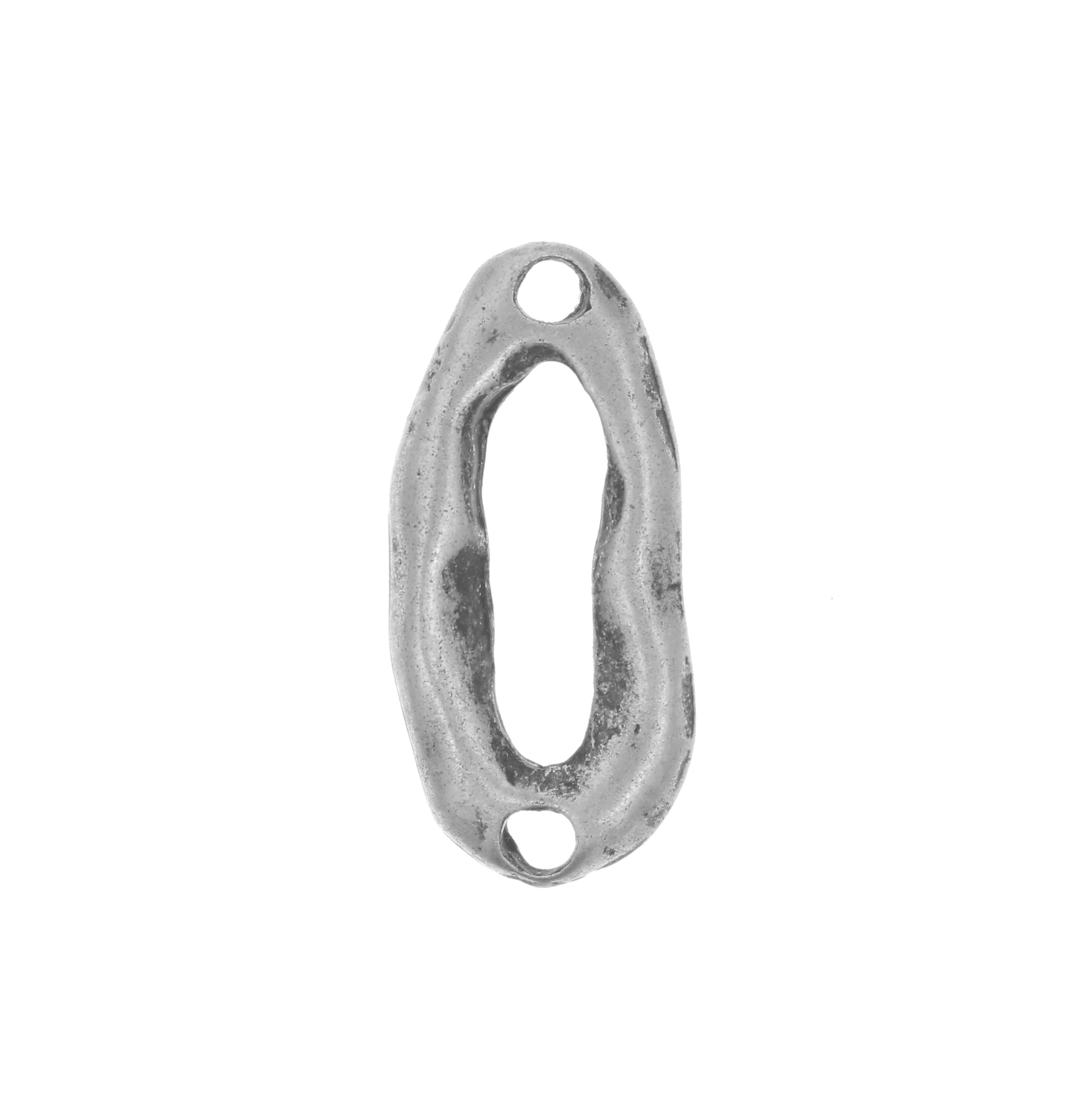 Anello ovale chiuso, piatto e irregolare, con due fori,  10x22 mm.