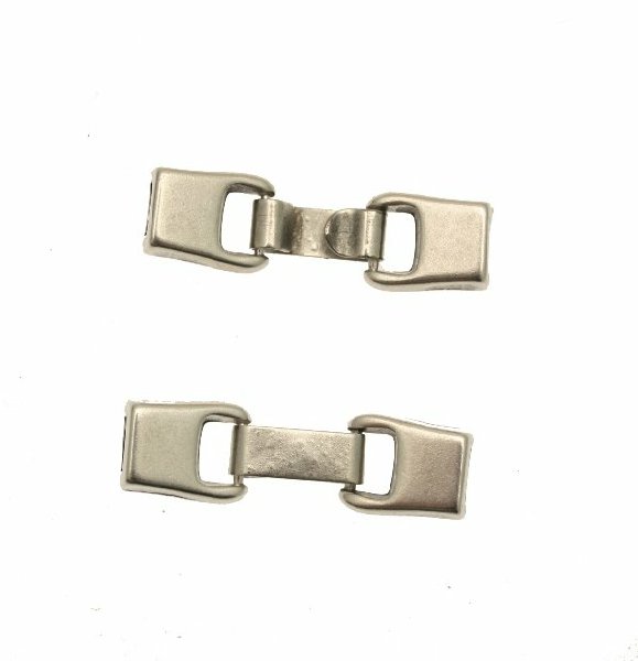 Chiusura a incollo con gancio a forma di due rettangoli (diametro foro da incollo 5 mm.), 10x38 mm.