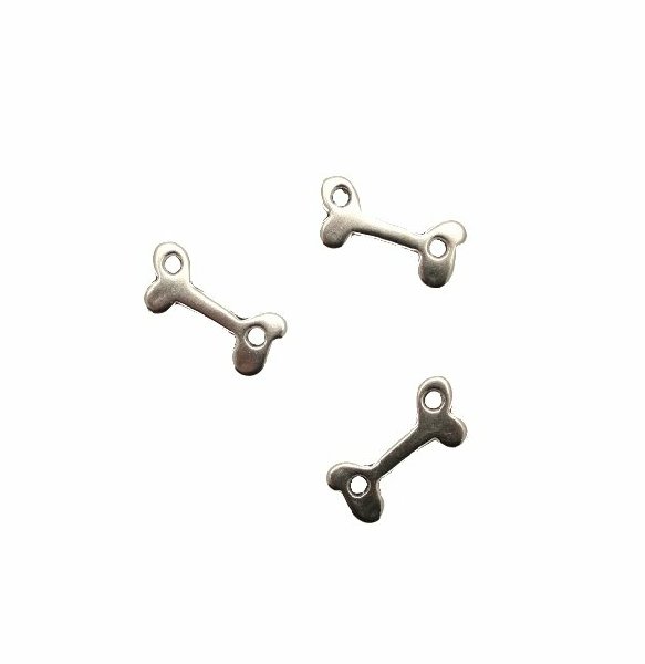Ciondolo a forma di osso piatto, 9x20 mm.