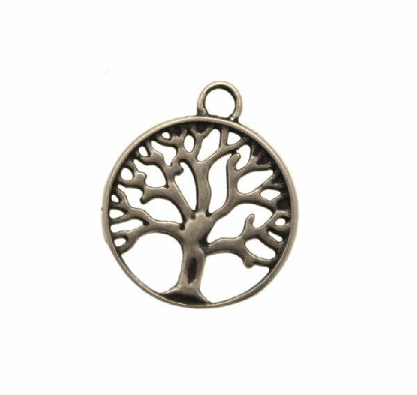 Ciondolo a forma di medaglia con disegno traforato ad albero e anello sopra, 19x23 mm.