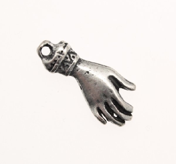 ciondolo a forma di mano da donna 11x22 mm.