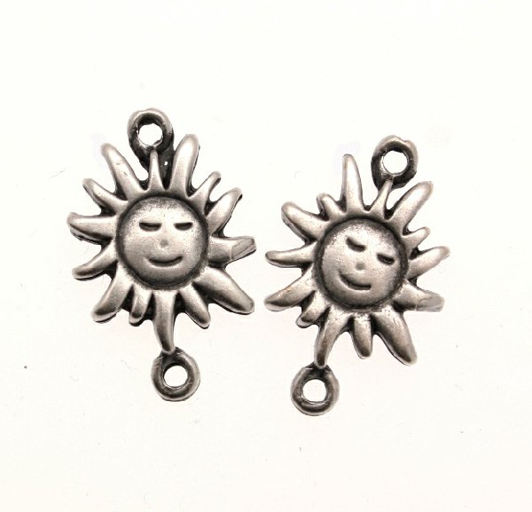 Distanziatore a forma di sole, con due anelli, 17x23 mm.