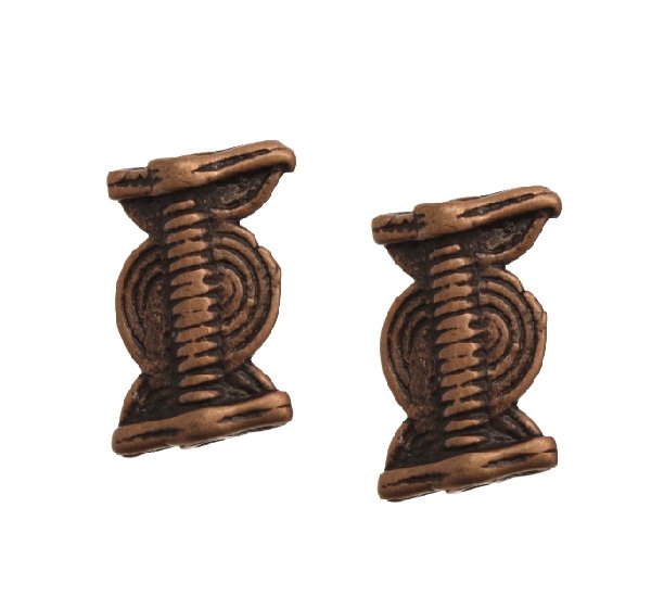 Distanziatore a forma di fiocco piatto disegnato a cerchi, 17x12 mm.