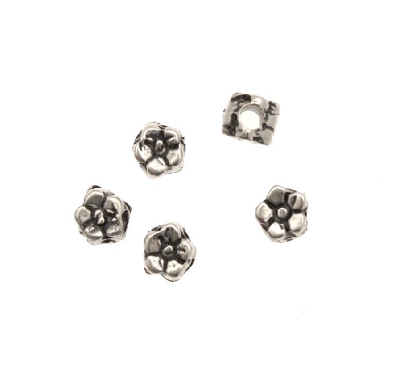 Distanziatore a forma di fiore piatto mignon, 5x5 mm.