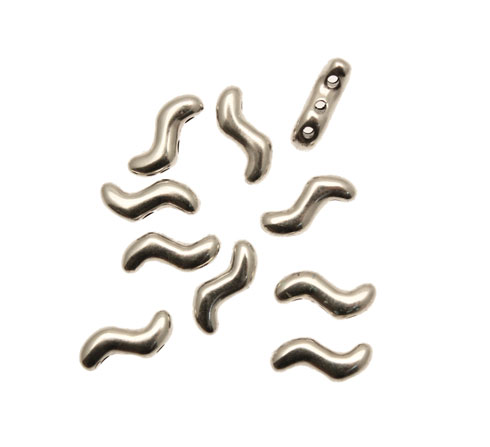 Distanziatore a forma di "S", tridimensionale, con tre fori passanti, 12x5 mm.