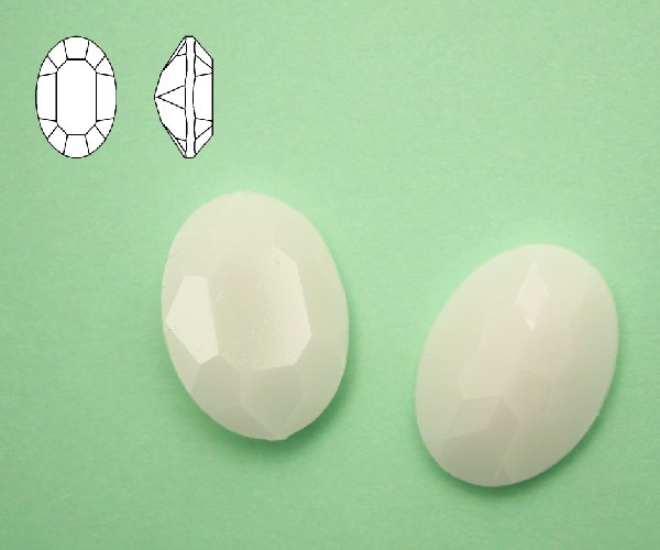 Gemma ovale sfaccettata, in resina, colore BIANCO PIENO