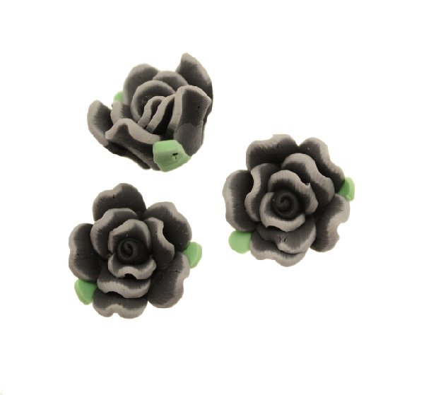 Rosa in pasta di fimo colorata, piatta sotto con foro passante, larga 18 mm., alta 11 mm., colore Grigio scuro sfumato in chiaro