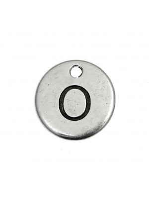  Ciondolo a forma di medaglia tonda con lettera "O", diametro 12 mm.