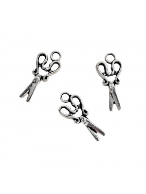 Ciondolo a forma di forbici, 11x27 mm.