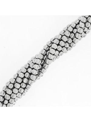  Filo di Cubi Ammaccati in Ematite, 4x3,5 mm