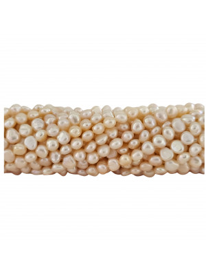 Filo di Perle di fiume irregolari, con foro centrale stretto, 4x5 mm. circa, colore Bianco Beige