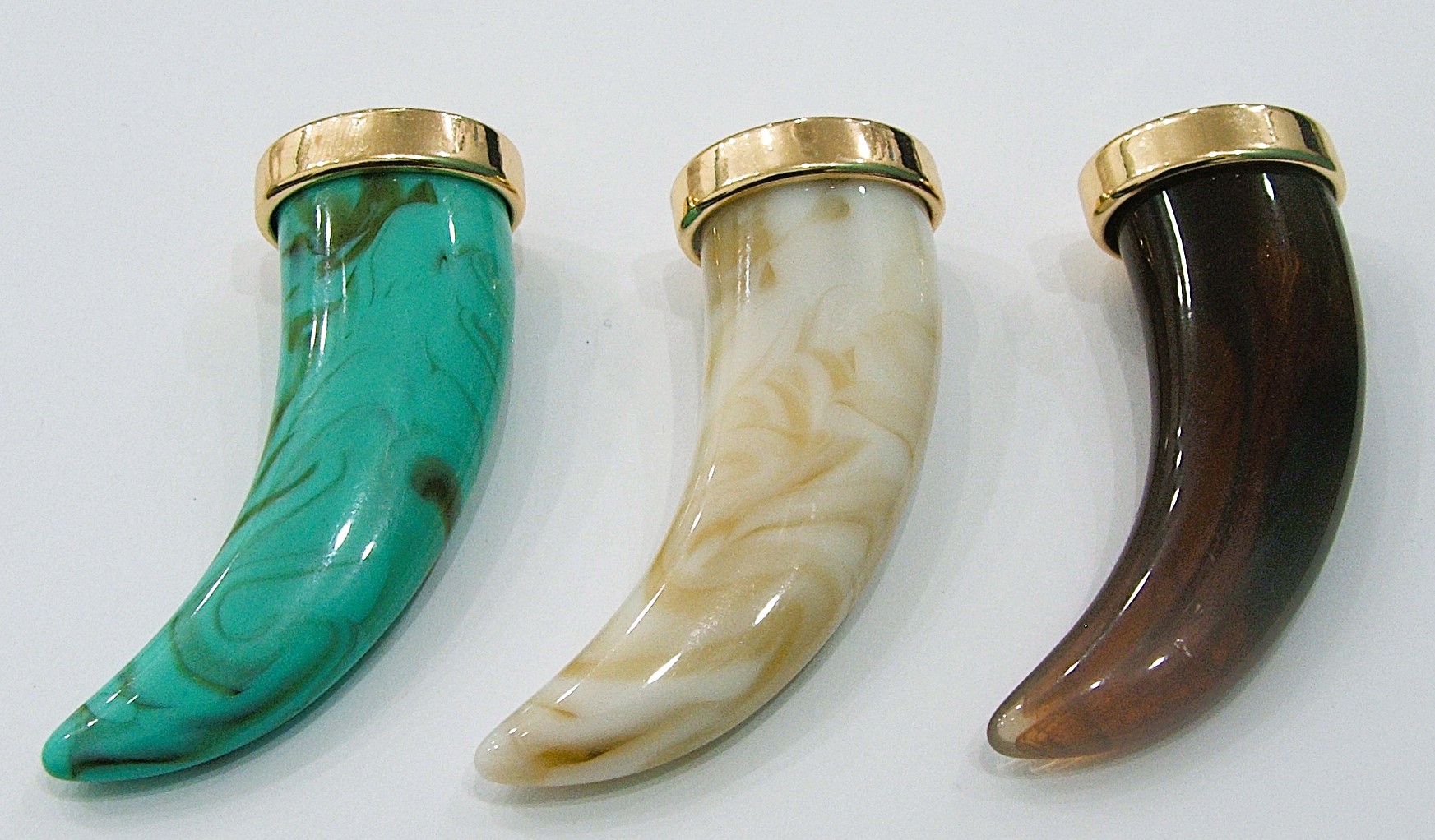 Corno in resina con anello, 60x20mm