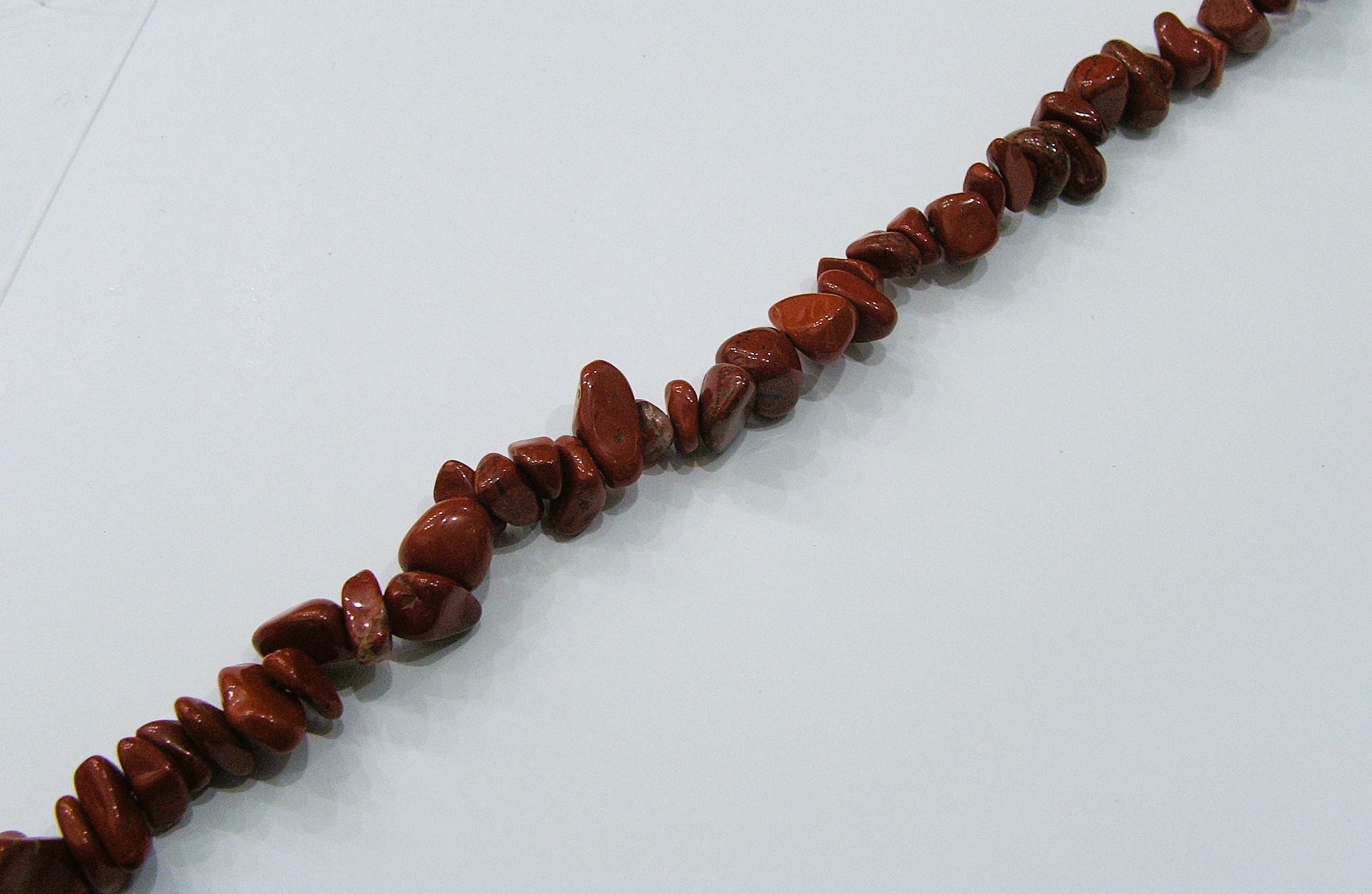 Chips in pietra dura, Diaspro rosso
