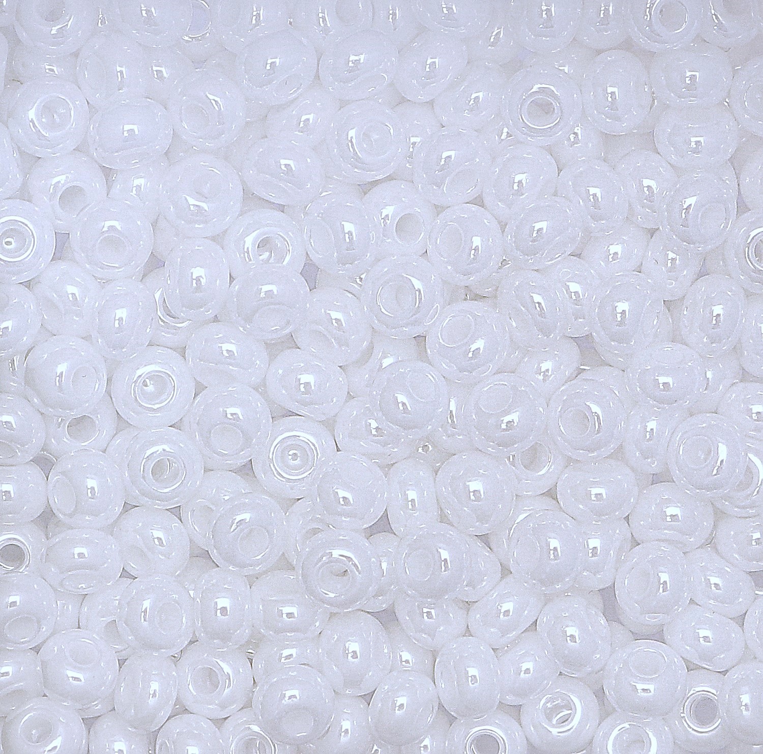 Conteria in vetro, dimensione 4,5x3mm., colore Bianco perlato